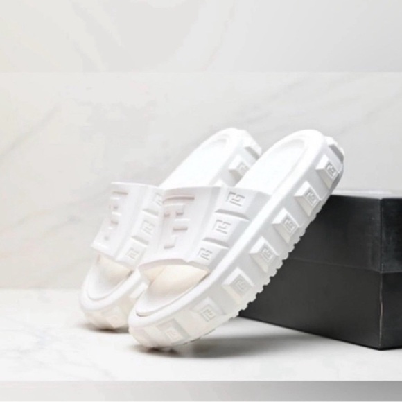 Balmain White Ari Slides - Picture 4 of 8